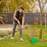 Escoba Rastrillo Verde con Cabo FJ-1011 (22 Dts - 55 cm)